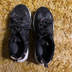 Sketchers women’s sneakers